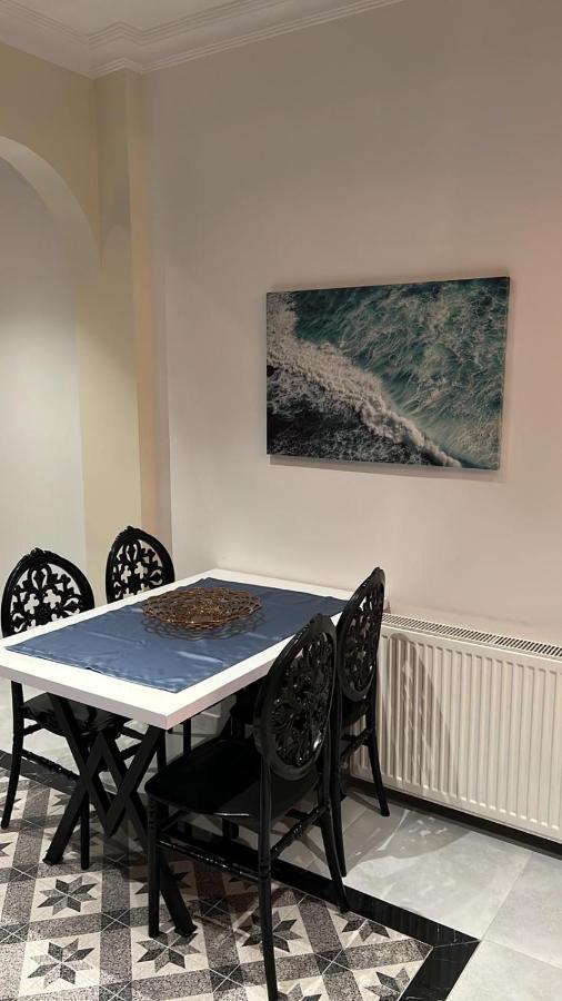 Center Of City In Besiktas 2 Plus 1 With 2 Bathroom And 3 Air Conditioner Istambul Exterior foto