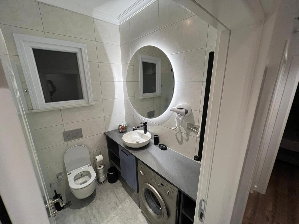 Center Of City In Besiktas 2 Plus 1 With 2 Bathroom And 3 Air Conditioner Istambul Exterior foto