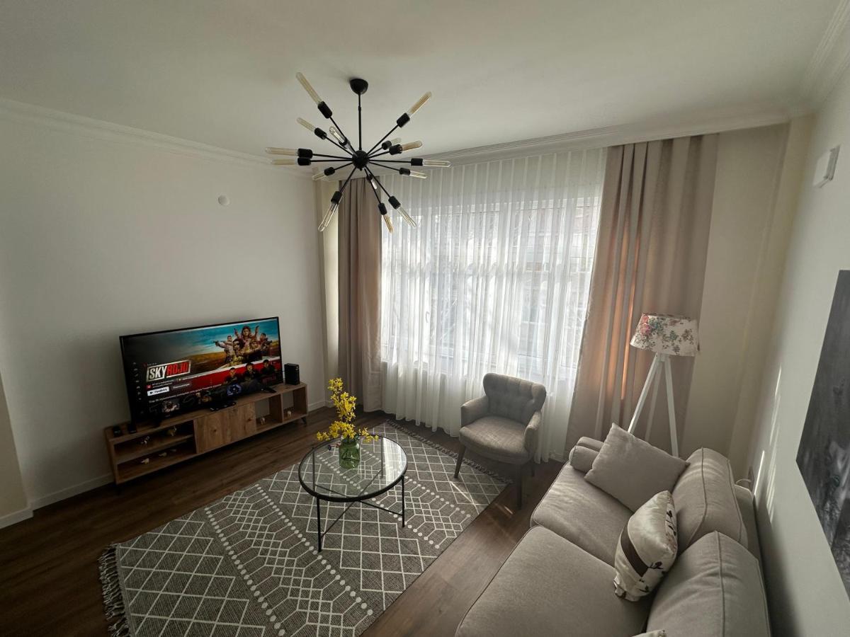 Center Of City In Besiktas 2 Plus 1 With 2 Bathroom And 3 Air Conditioner Istambul Exterior foto
