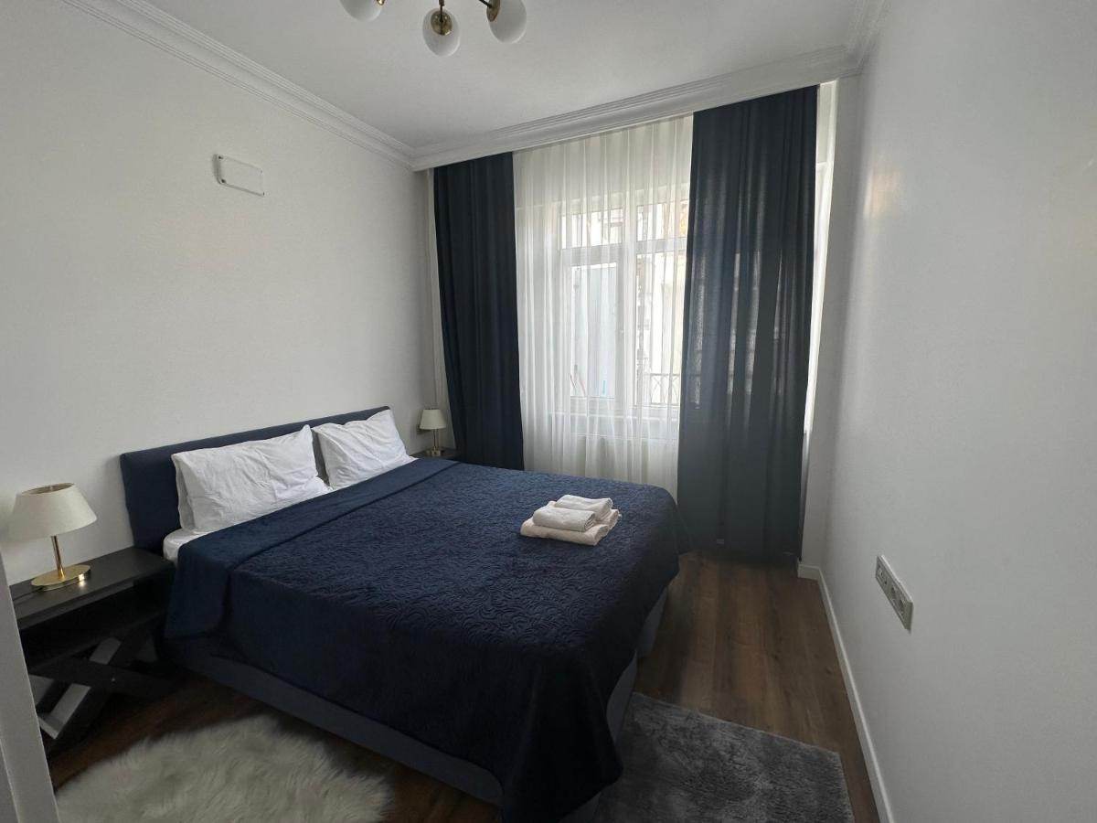Center Of City In Besiktas 2 Plus 1 With 2 Bathroom And 3 Air Conditioner Istambul Exterior foto