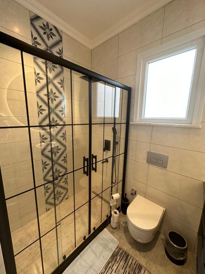 Center Of City In Besiktas 2 Plus 1 With 2 Bathroom And 3 Air Conditioner Istambul Exterior foto