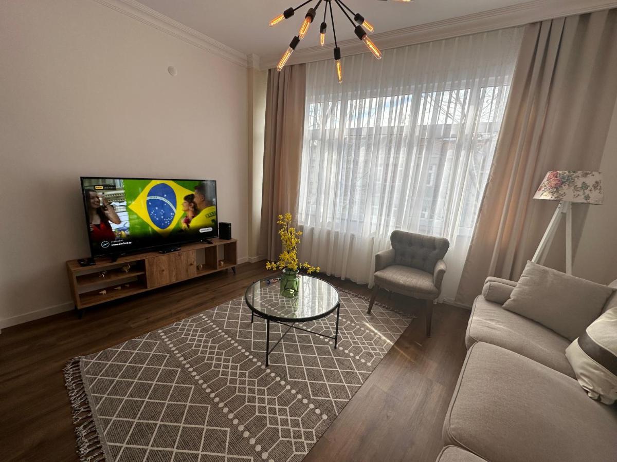 Center Of City In Besiktas 2 Plus 1 With 2 Bathroom And 3 Air Conditioner Istambul Exterior foto
